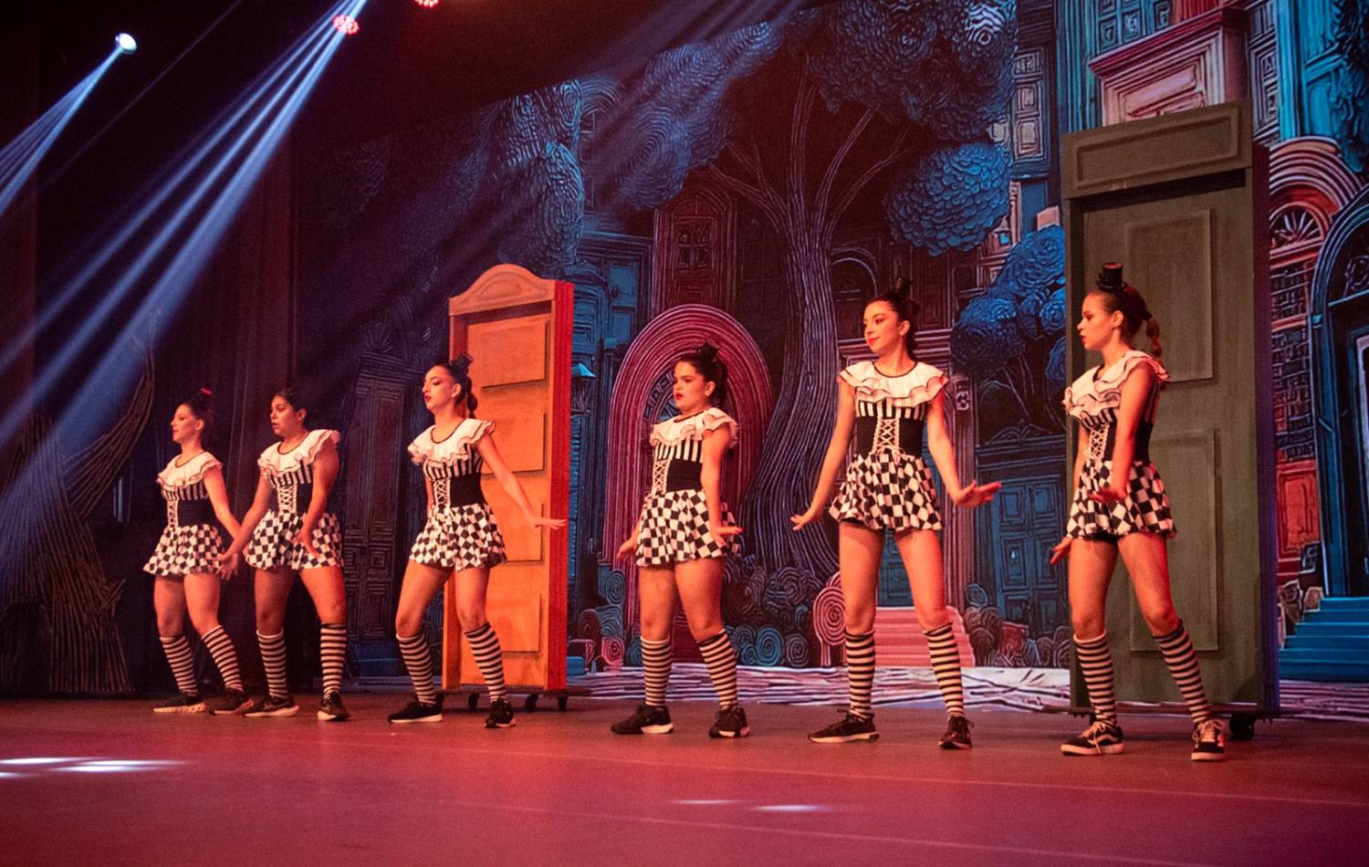 Alice no País das Maravilhas / 3ª Noite