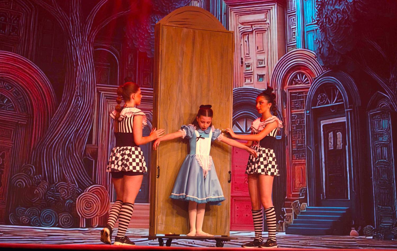 Alice no País das Maravilhas / 3ª Noite