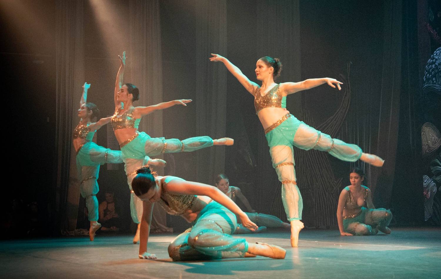 Alice no País das Maravilhas / 3ª Noite