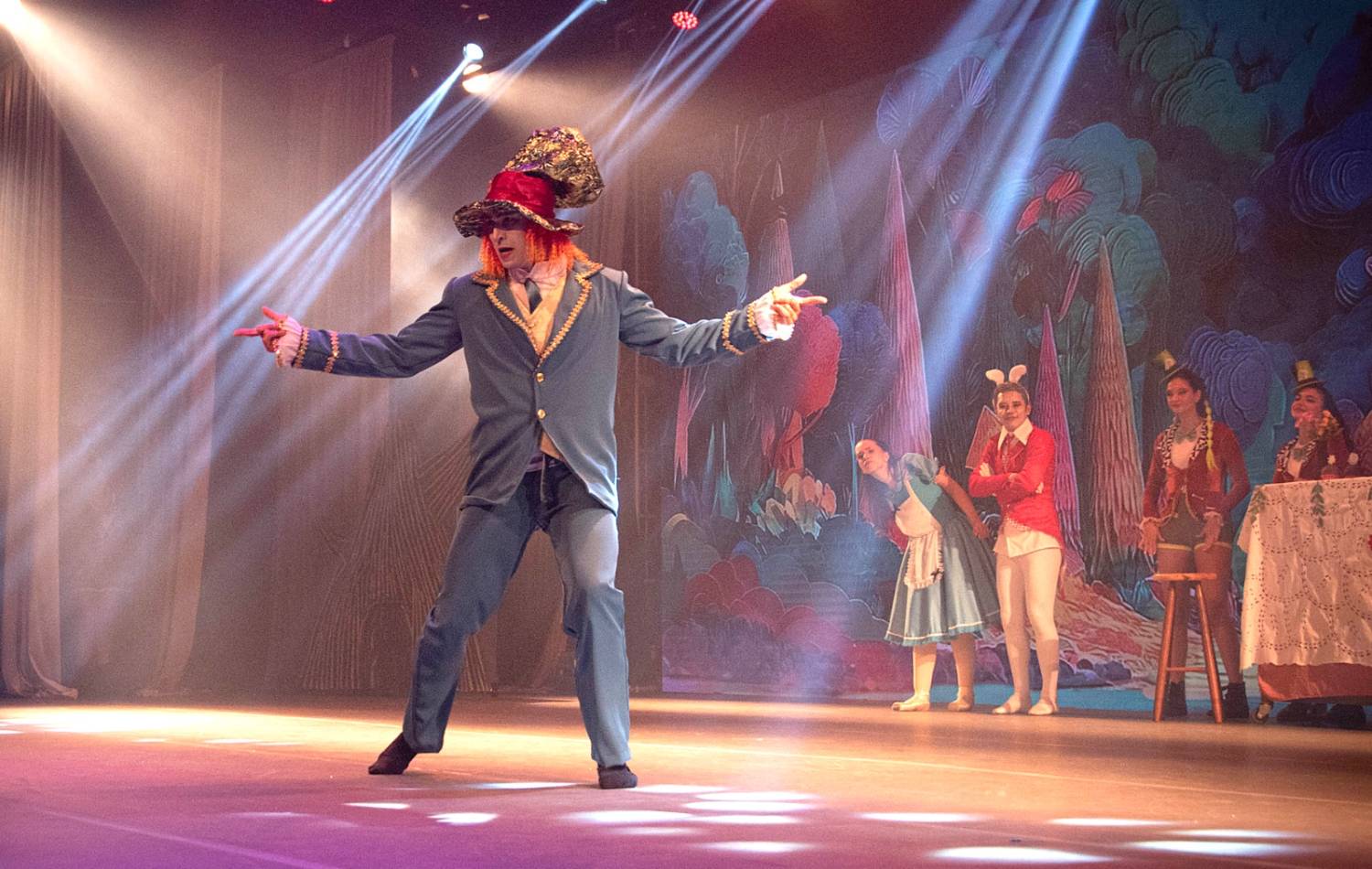 Alice no País das Maravilhas / 3ª Noite