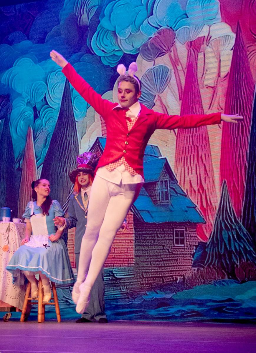 Alice no País das Maravilhas / 3ª Noite