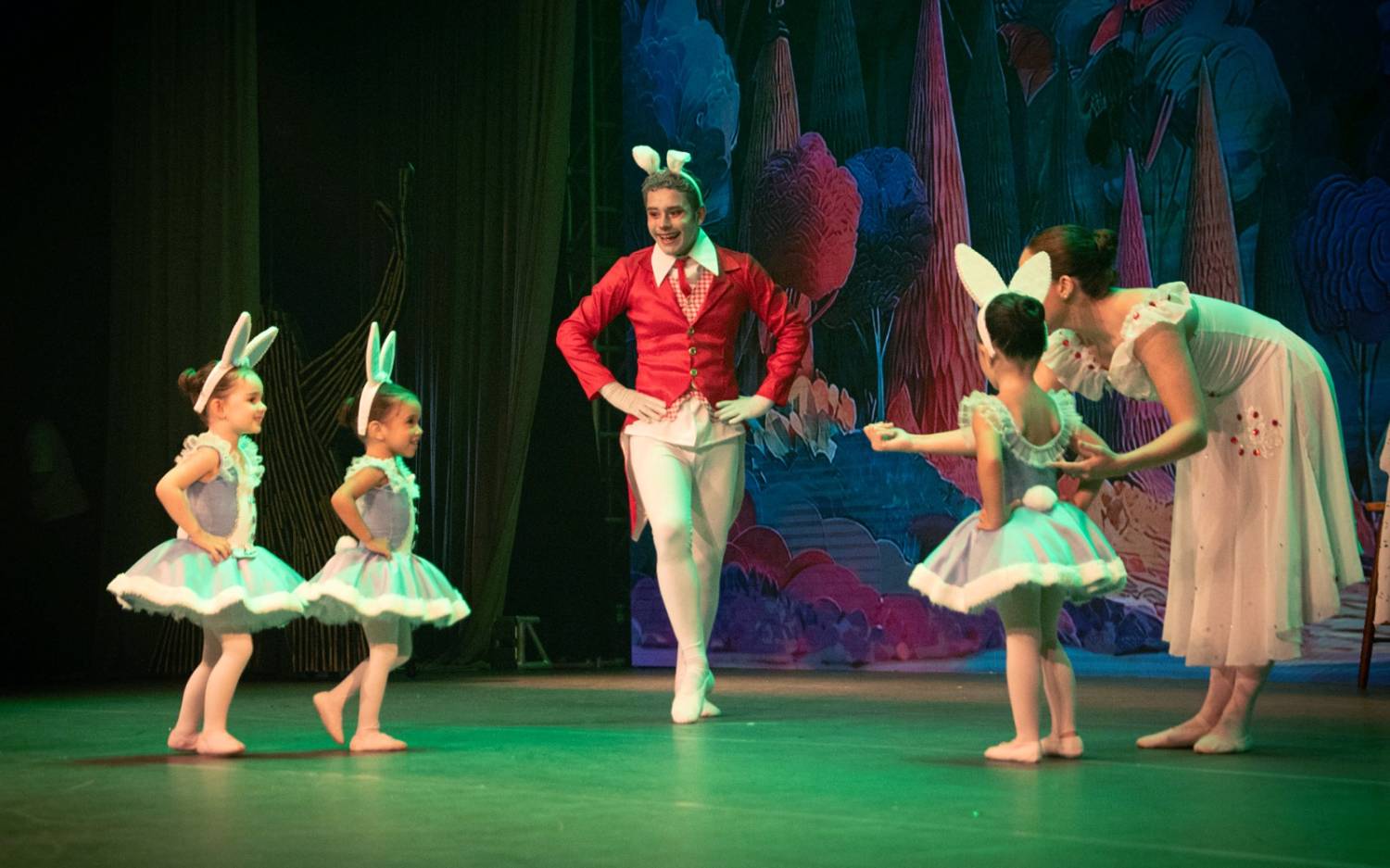 Alice no País das Maravilhas / 3ª Noite