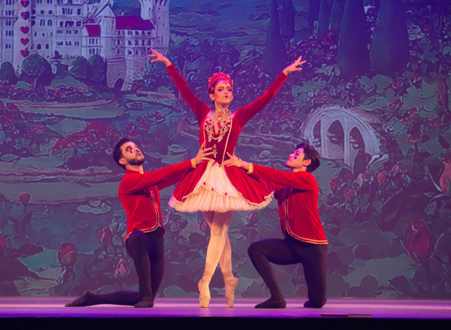 Alice no País das Maravilhas / 3ª Noite