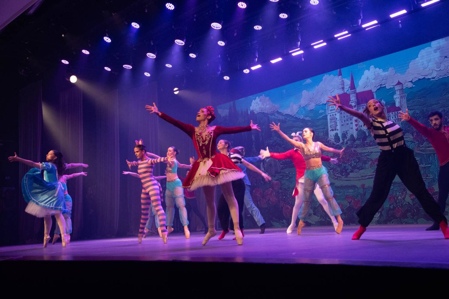 Alice no País das Maravilhas / 3ª Noite