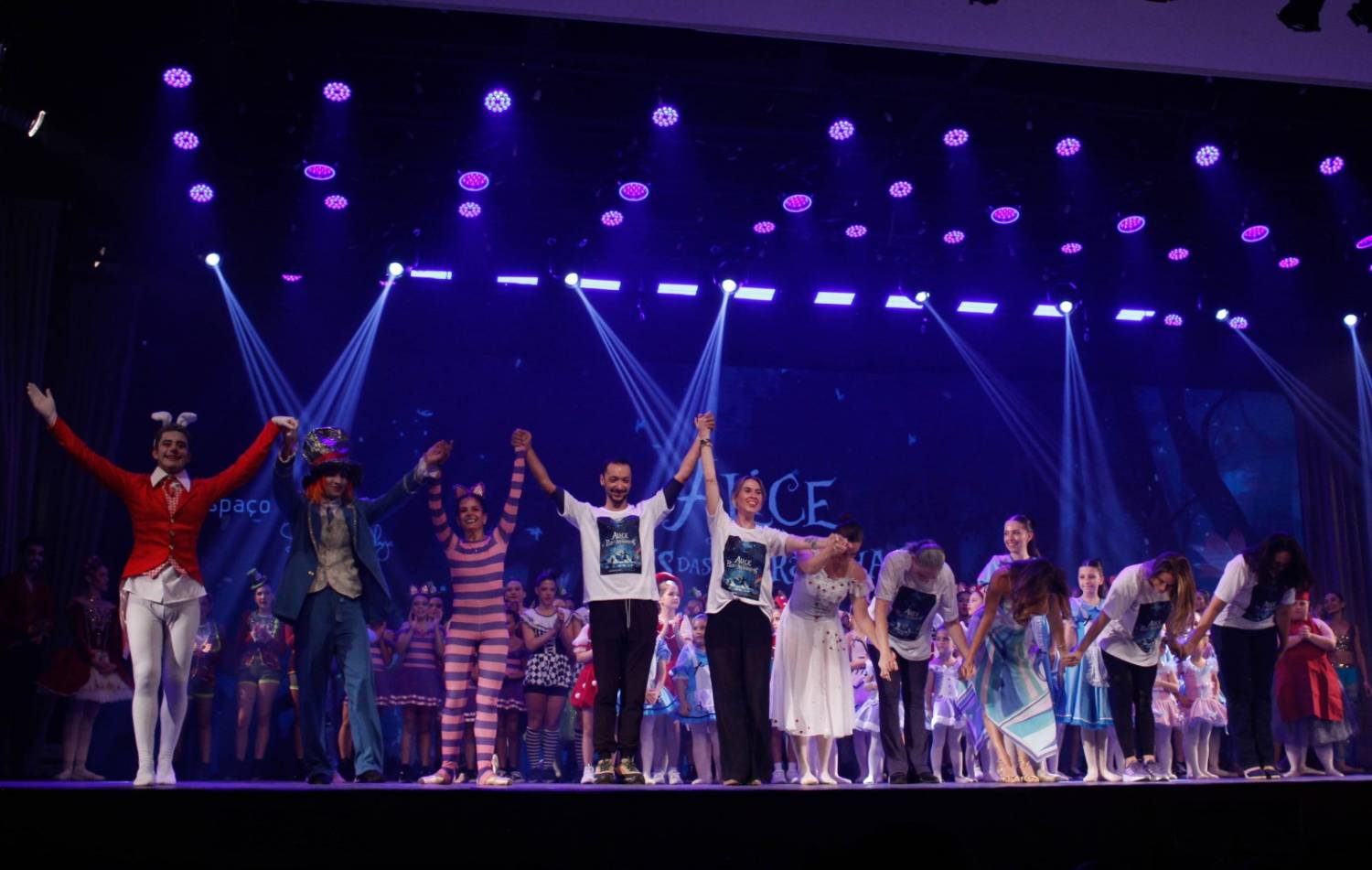 Alice no País das Maravilhas / 3ª Noite